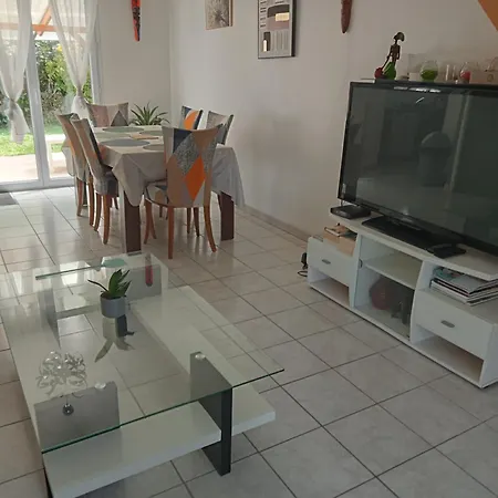 Jolie Maison Au Calme A 2 Mn Des Plages, Centre Et Toutes Commodites Douarnenez