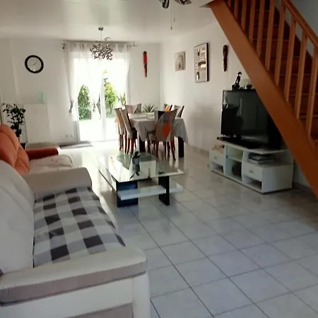 Jolie Maison Au Calme A 2 Mn Des Plages, Centre Et Toutes Commodites Holiday home *
