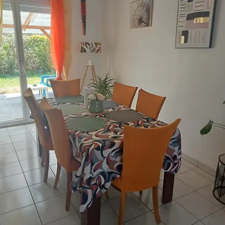 Jolie Maison Au Calme A 2 Mn Des Plages, Centre Et Toutes Commodites Holiday home *